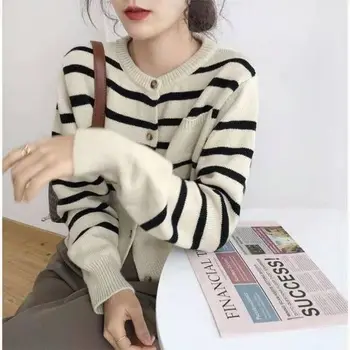  Pletene skraćene kardigan Moda Jesen dugi rukav Free ženski kaput Korejski prugasti print Tanak V-oblika izrez Majice Svakodnevne jednostavne office dama